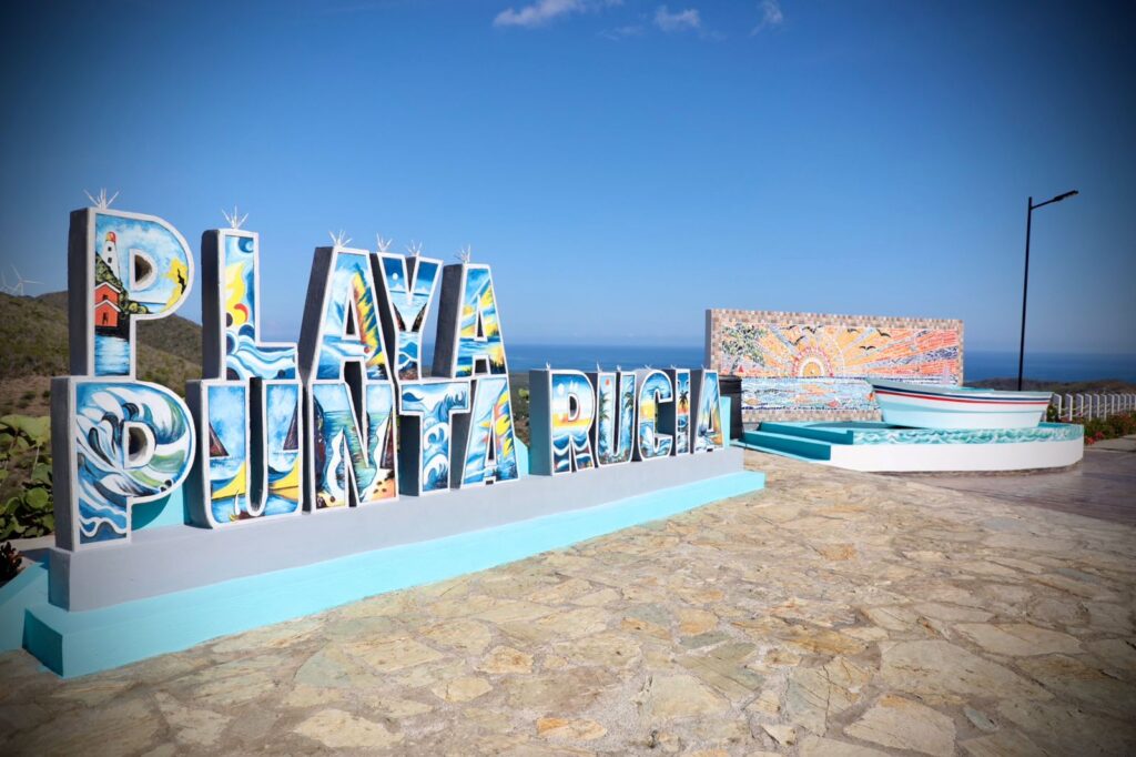 Con una inversión superior a RD$1,500 millones, Abinader entrega carretera que conecta Puerto Plata con Montecristi - Noticias de hoy en República Dominicana | De Último Minuto