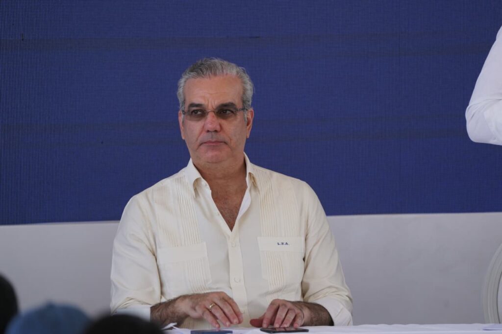 Abinader y Collado entregan aceras del Centro Histórico y edificio de ADOMPRETUR en Puerto Plata - Noticias de hoy en República Dominicana | De Último Minuto