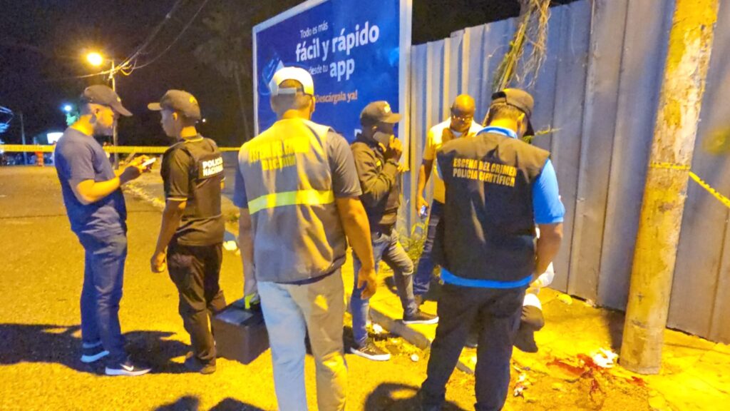 Hombre es ultimado a balazos frente a centro comercial en La Romana