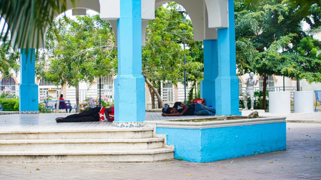 Denuncian abandono de parques y deficiencias en hospital municipal de Villa Altagracia - Noticias de hoy en República Dominicana | De Último Minuto