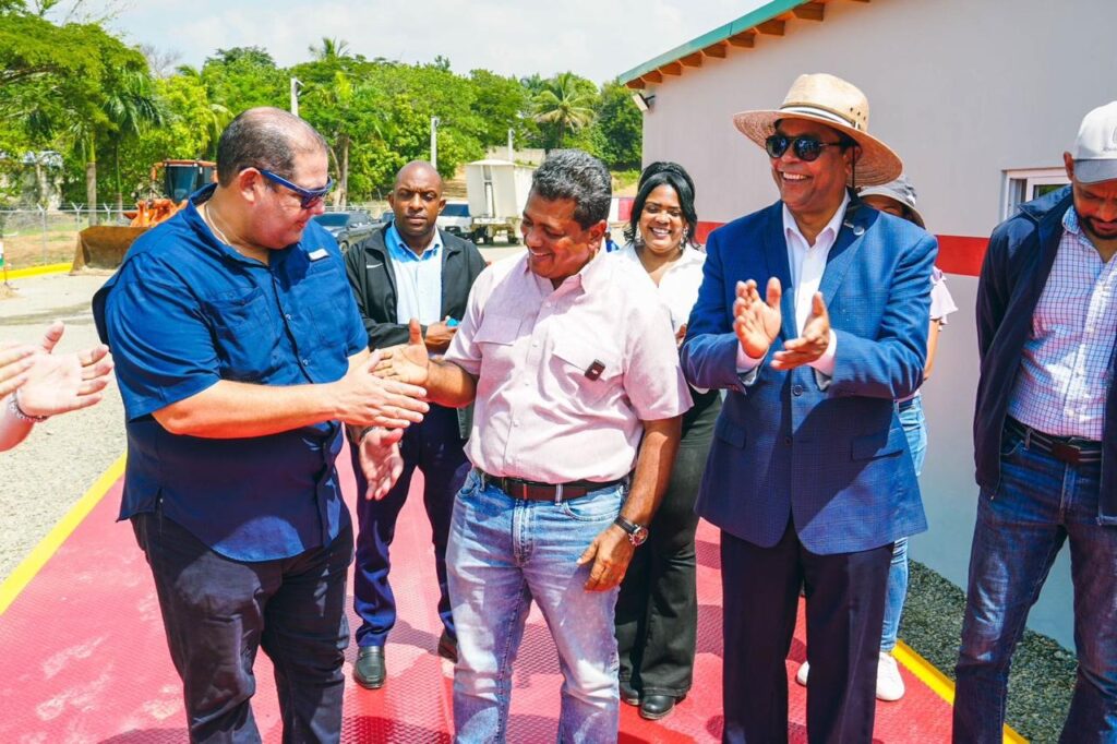 Autoridades supervisan construcción de punto de transferencia de residuos en Los Alcarrizos - Noticias de hoy en República Dominicana | De Último Minuto