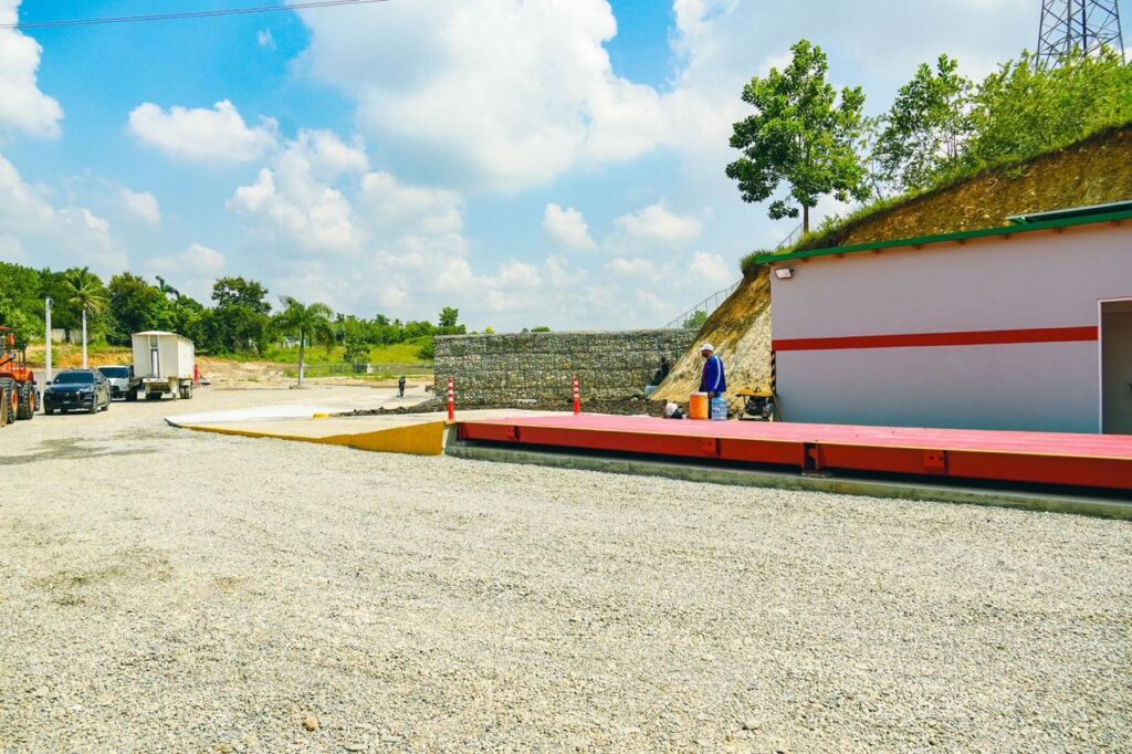 Autoridades supervisan construcción de punto de transferencia de residuos en Los Alcarrizos - Noticias de hoy en República Dominicana | De Último Minuto