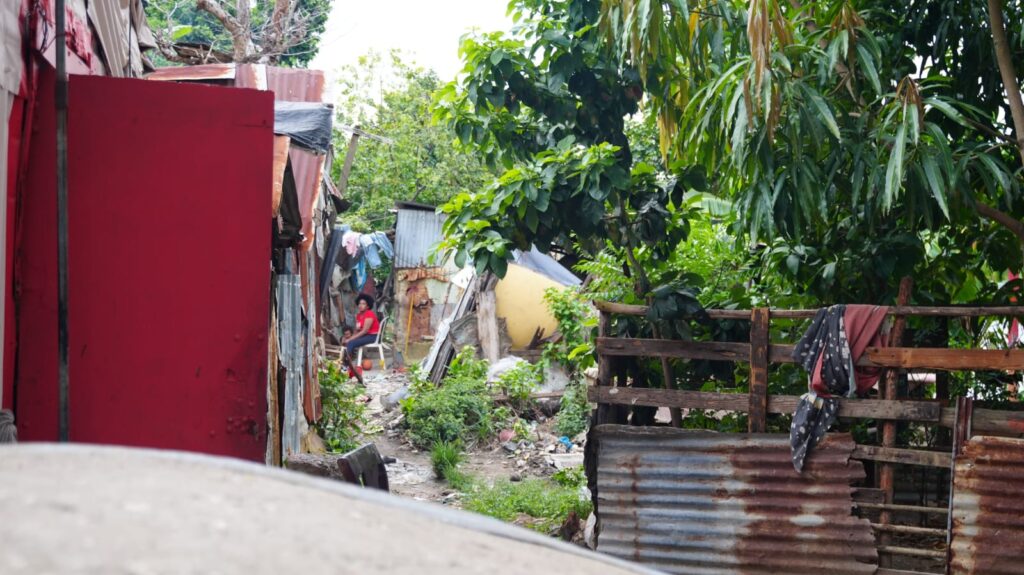 De tantas promesas de los gobiernos, los residentes de las riberas del Ozama e Isabelita ya no creen en nada - Noticias de hoy en República Dominicana | De Último Minuto