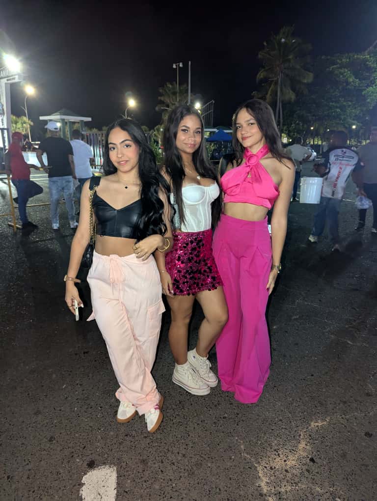 Santo Domingo se viste de rosado y brillo para recibir a Omar Courtz