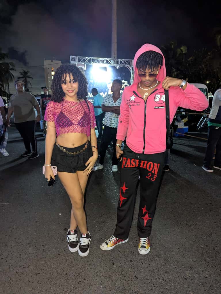 Santo Domingo se viste de rosado y brillo para recibir a Omar Courtz