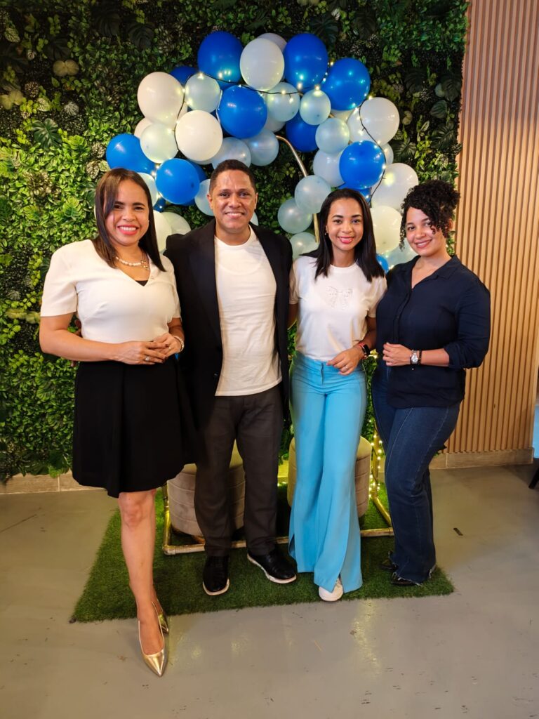 En Contacto Radio celebra su 4to aniversario con un emotivo encuentro de confraternidad y gratitud - Noticias de hoy en República Dominicana | De Último Minuto