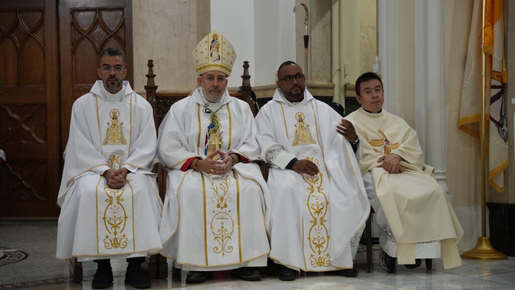 Dominicanos en Estados Unidos celebran con fervor el Día de la Virgen de Las Mercedes - Noticias de hoy en República Dominicana | De Último Minuto