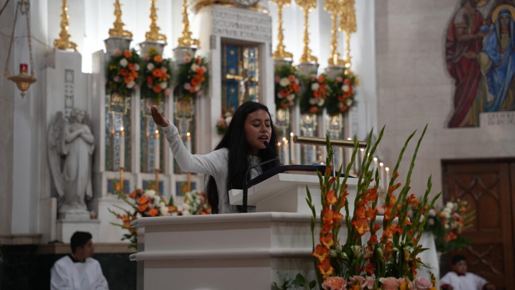 Dominicanos en Estados Unidos celebran con fervor el Día de la Virgen de Las Mercedes - Noticias de hoy en República Dominicana | De Último Minuto