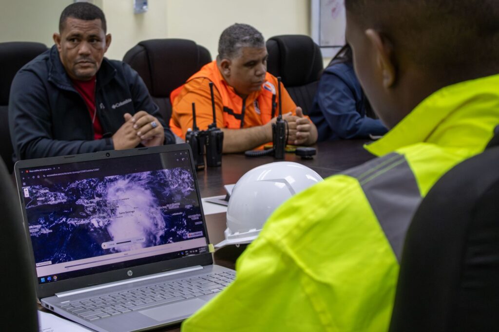 Ayuntamiento de Santo Domingo Este activó comité de emergencia ante alerta por vaguada - Noticias de hoy en República Dominicana | De Último Minuto