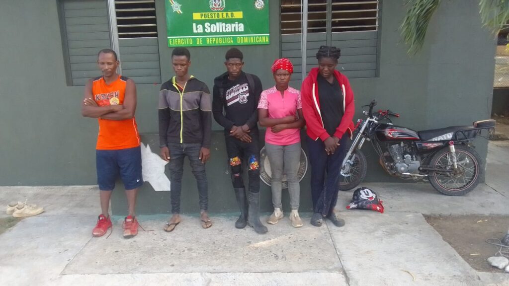 En operativos en la Línea Noroeste Ejército detiene 46 haitianos indocumentados - Noticias de hoy en República Dominicana | De Último Minuto