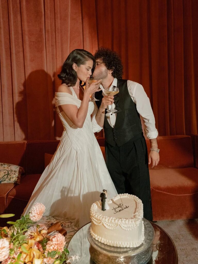 Selena Gómez comparte fotos inéditas de los looks que lució en su boda - Noticias de hoy en República Dominicana | De Último Minuto