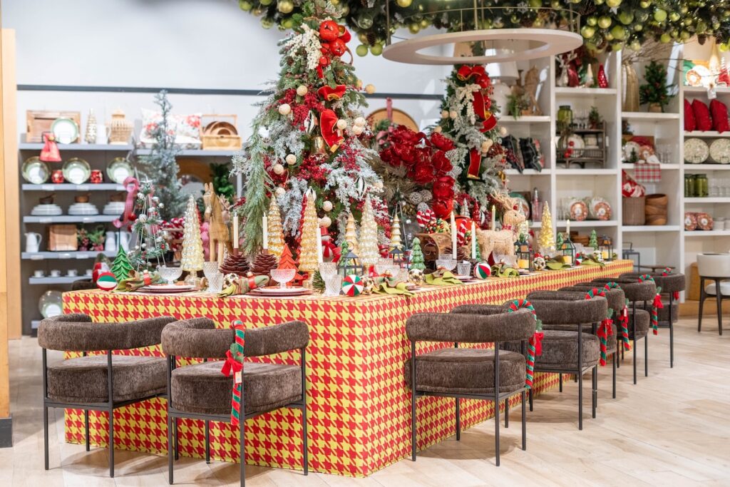 Casa Cuesta da la bienvenida a la temporada navideña 2025  - Noticias de hoy en República Dominicana | De Último Minuto