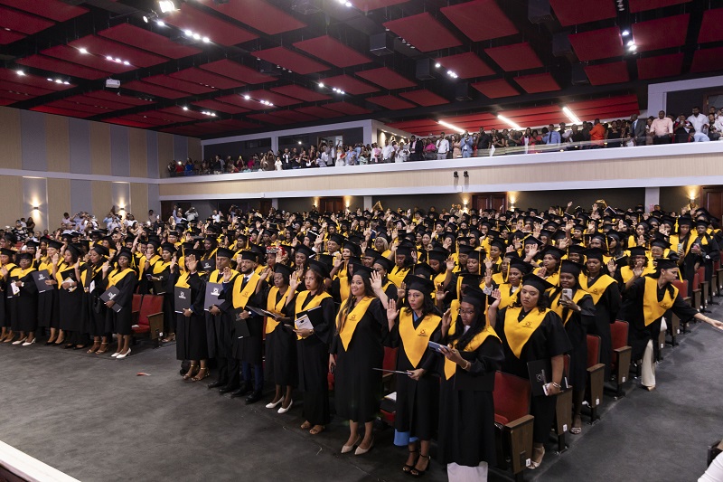 UNIREMHOS gradúa 540 profesionales de grado y postgrado: el 61% fueron mujeres - Noticias de hoy en República Dominicana | De Último Minuto