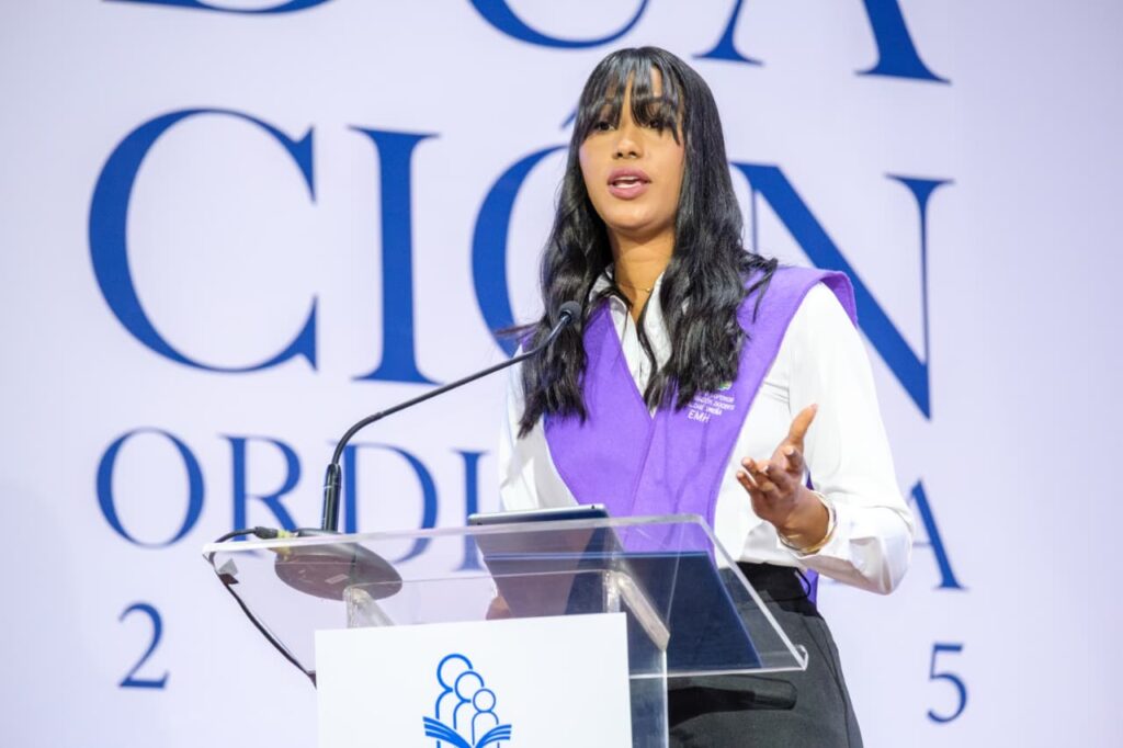 ISFODOSU inviste 1,091 nuevos maestros de excelencia - Noticias de hoy en República Dominicana | De Último Minuto