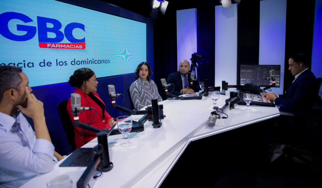 Senadora Aracelis Villanueva valora aportes de Santiago Matías a Ley de Libre Expresión y Medios Audiovisuales - Noticias de hoy en República Dominicana | De Último Minuto