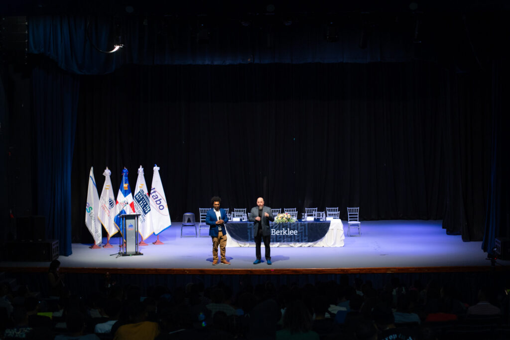Berklee abre convocatoria en Santo Domingo 2026 para músicos jóvenes - Noticias de hoy en República Dominicana | De Último Minuto