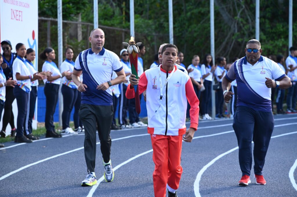 San Francisco de Macorís da la bienvenida a los XI Juegos Escolares Deportivos Nacionales 2025 - Noticias de hoy en República Dominicana | De Último Minuto