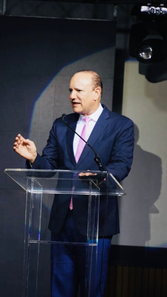 Leyendas del deporte y personalidades de la vida pública acompañan a Luis Polonia en gala premier de su película - Noticias de hoy en República Dominicana | De Último Minuto