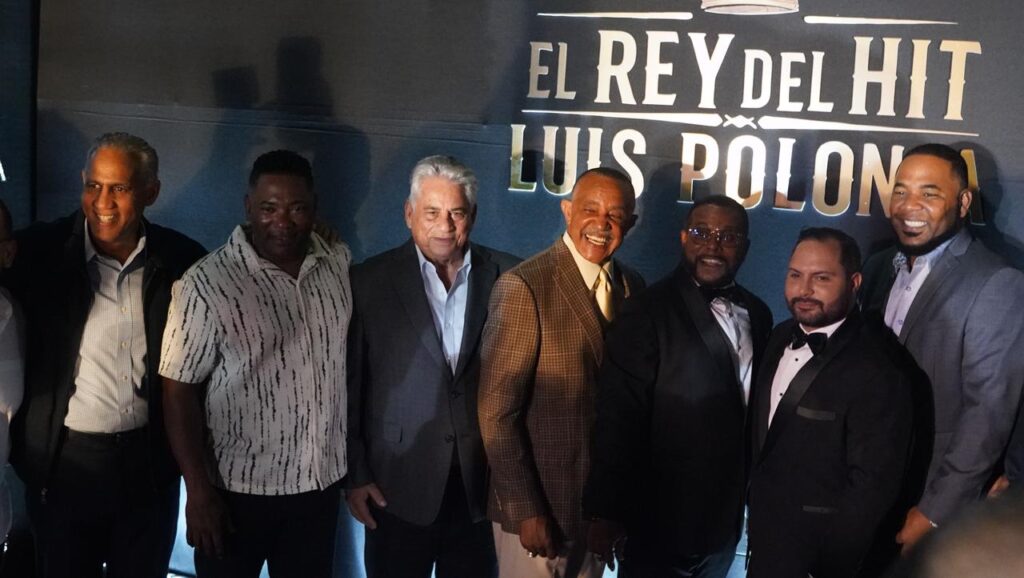 Leyendas del deporte y personalidades de la vida pública acompañan a Luis Polonia en gala premier de su película - Noticias de hoy en República Dominicana | De Último Minuto