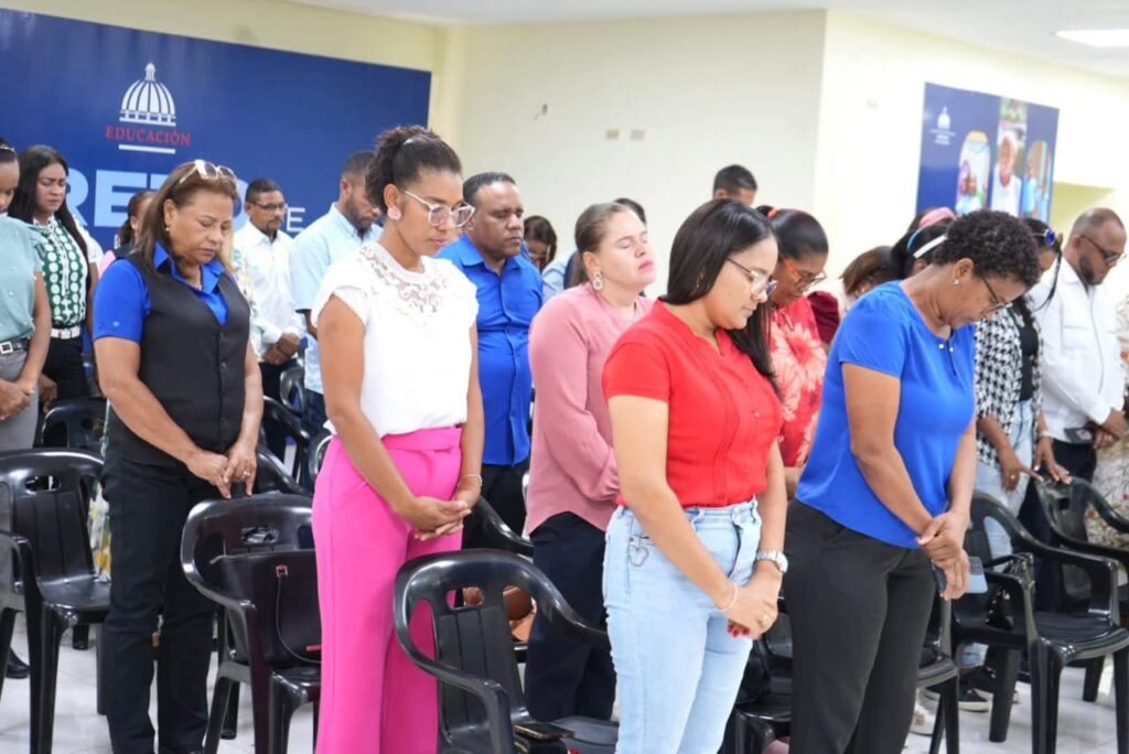 Reconocen a maestros de la Regional 03 de Azua por lograr alfabetización oportuna - Noticias de hoy en República Dominicana | De Último Minuto