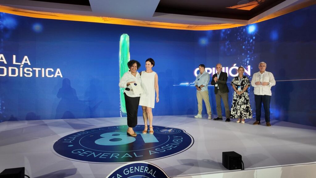 La SIP honra a “defensores de la democracia” con los Premios a la Excelencia Periodística 2025 - Noticias de hoy en República Dominicana | De Último Minuto