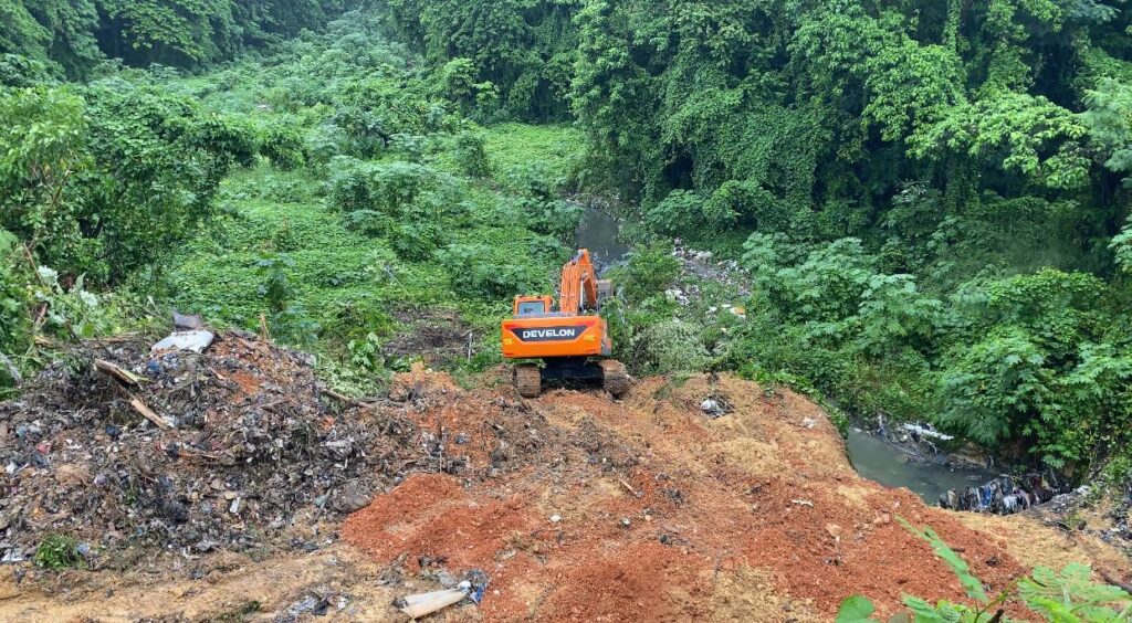 Intervienen cañada El Somito por efectos de la tormenta Melissa - Noticias de hoy en República Dominicana | De Último Minuto