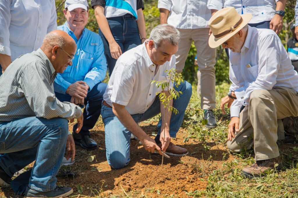 Asociación de Hacendados reconoce al presidente Abinader por su liderazgo y visión en materia agropecuaria - Noticias de hoy en República Dominicana | De Último Minuto