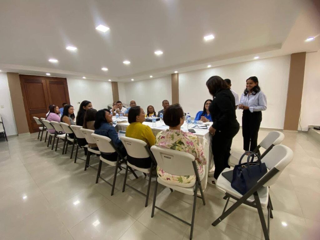 Realizan evaluación de postulantes al Premio Nacional de la Juventud 2026 en Bonao - Noticias de hoy en República Dominicana | De Último Minuto