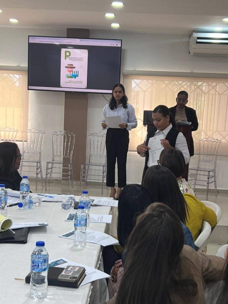 Realizan evaluación de postulantes al Premio Nacional de la Juventud 2026 en Bonao - Noticias de hoy en República Dominicana | De Último Minuto