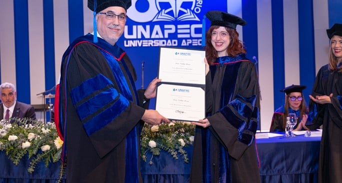 UNAPEC otorga Doctorado Honoris Causa a la escritora española Irene Vallejo - Noticias de hoy en República Dominicana | De Último Minuto