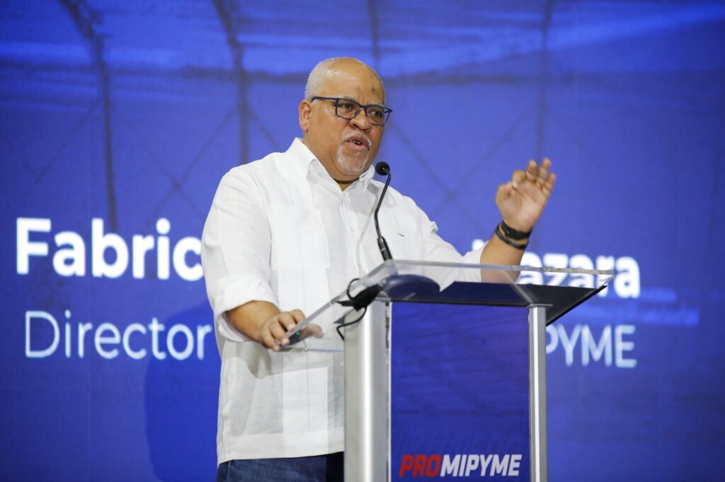 Abinader encabeza entrega RD$150 millones en Crédito a 630 Mipymes - Noticias de hoy en República Dominicana | De Último Minuto