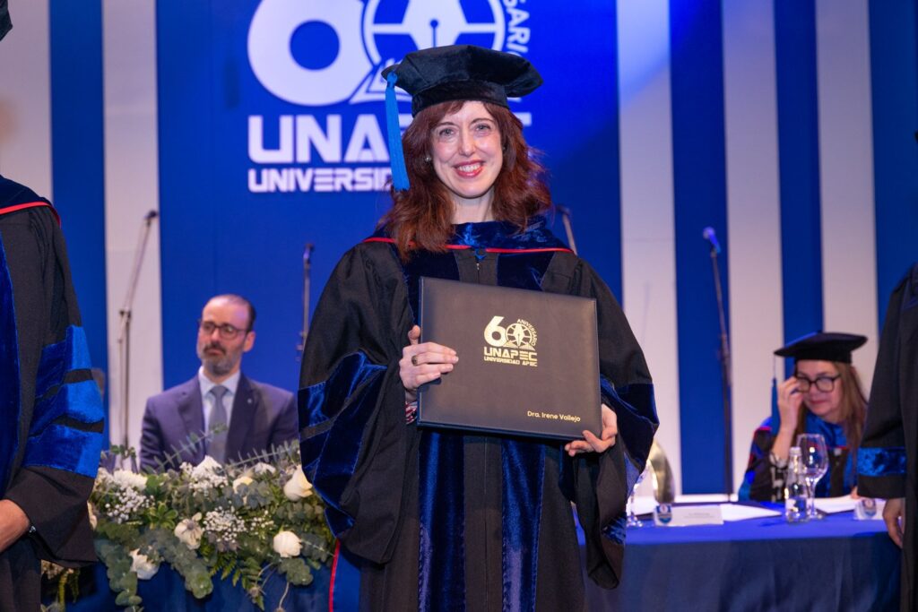UNAPEC otorga Doctorado Honoris Causa a la escritora española Irene Vallejo - Noticias de hoy en República Dominicana | De Último Minuto