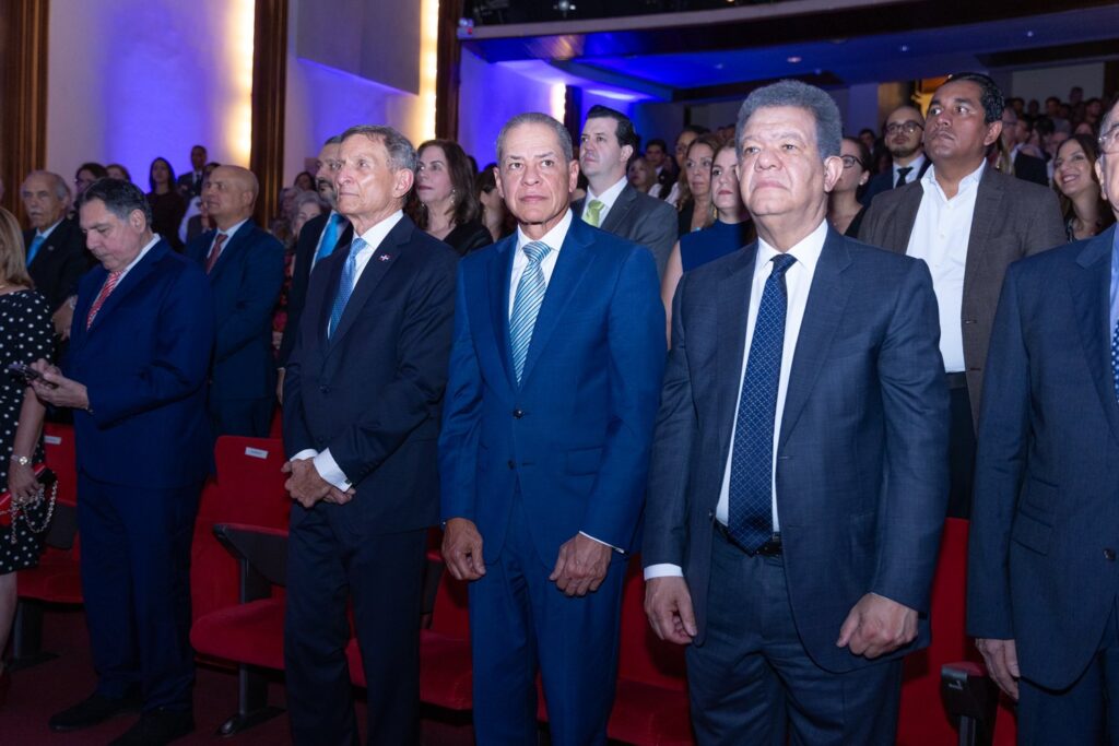 UNAPEC otorga Doctorado Honoris Causa a la escritora española Irene Vallejo - Noticias de hoy en República Dominicana | De Último Minuto