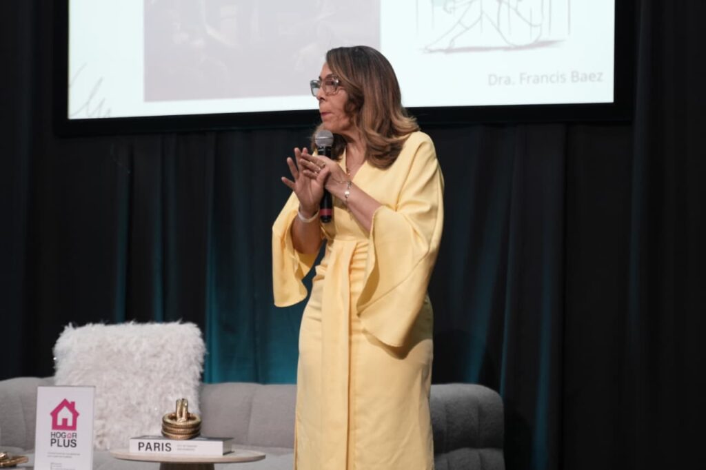 Dominique Isabelle, la segunda hija de la artista dominicana Natti Natasha y el empresario de la industria musical Raphy Pina, nació este sábado. A través de sus redes sociales, la pareja anunció el nacimiento de la bebé tras tener a su primogénita, Vida Isabelle, en el año 2022. Junto a la noticia, la cantante también estrenó la canción “1 de noviembre”, en referencia al día en que dio a luz.