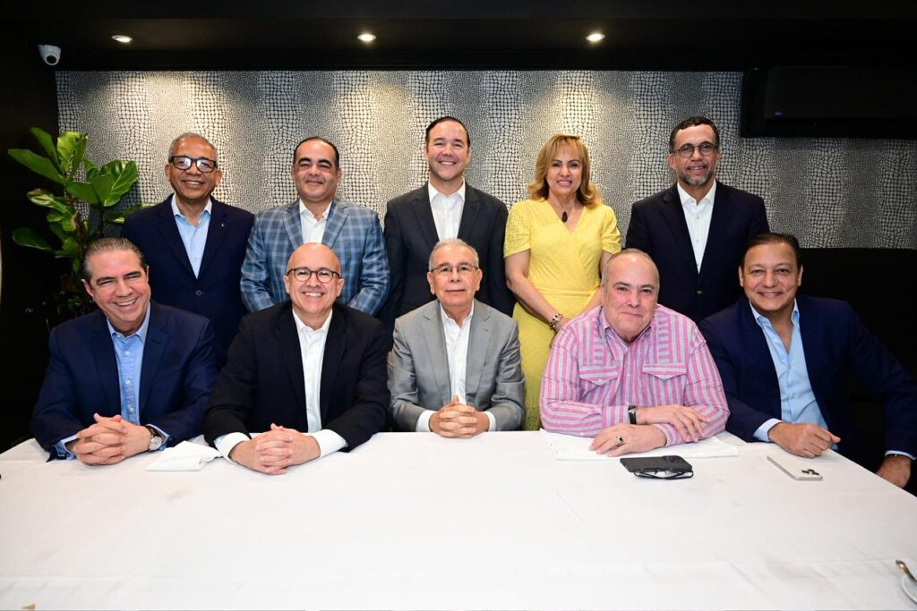 Danilo Medina sostiene encuentro con aspirantes presidenciales PLD - Noticias de hoy en República Dominicana | De Último Minuto