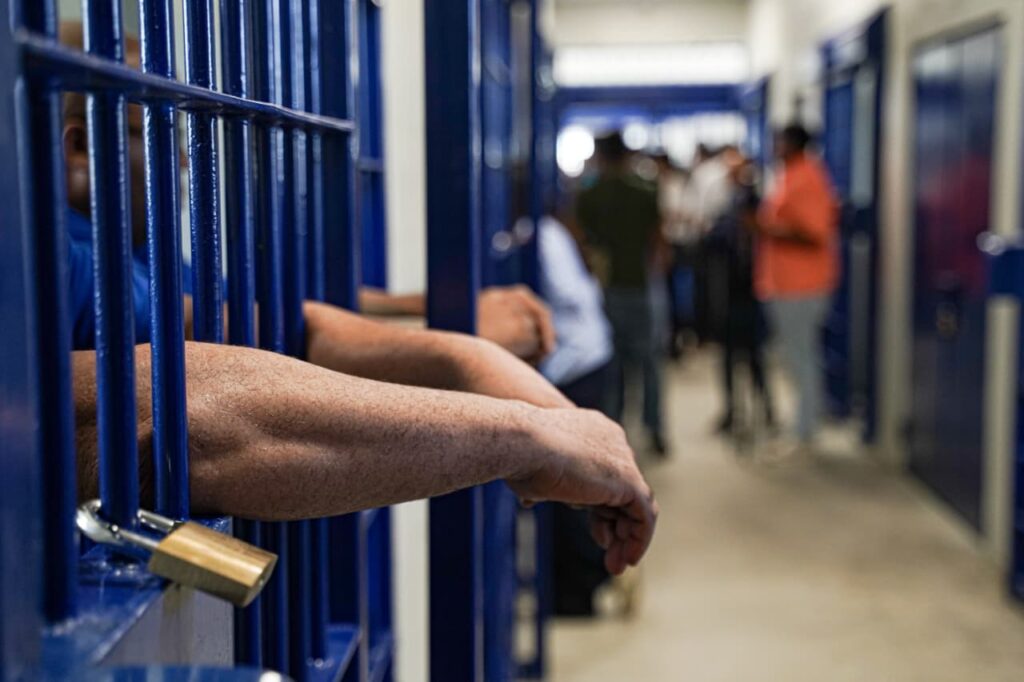 Cárcel Las Parras operará bajo prohibición total de celulares para internos y agentes penitenciarios - Noticias de hoy en República Dominicana | De Último Minuto