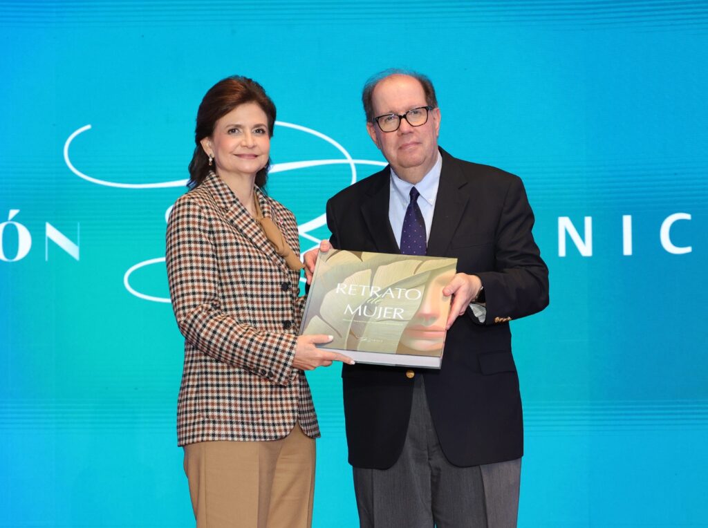 INICIA presenta su libro institucional Retrato de Mujer: Mirada femenina en la pintura dominicana - Noticias de hoy en República Dominicana | De Último Minuto