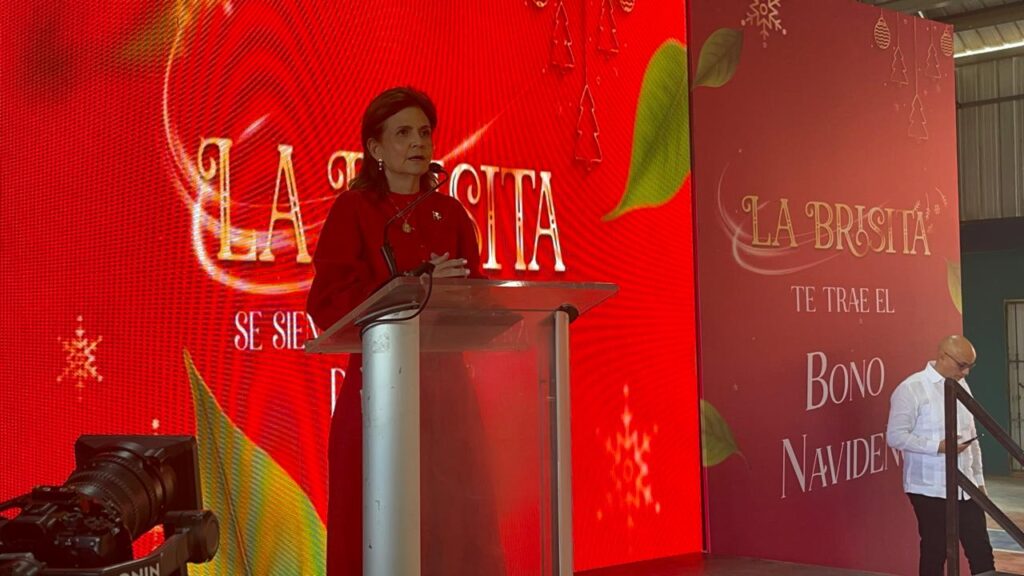 Raquel Peña encabeza lanzamiento de la “Brisita Navideña” en Santiago; entrega de bonos se retrasa por falla técnica - Noticias de hoy en República Dominicana | De Último Minuto
