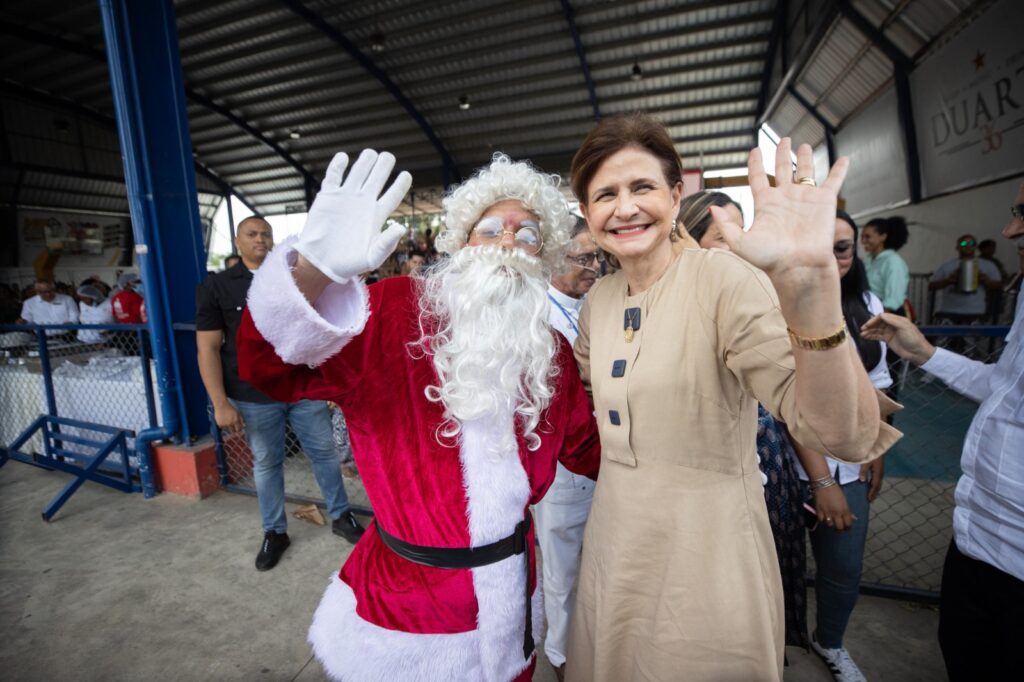 Raquel Peña lleva la “Navidad 360” a la Línea Noroeste - Noticias de hoy en República Dominicana | De Último Minuto