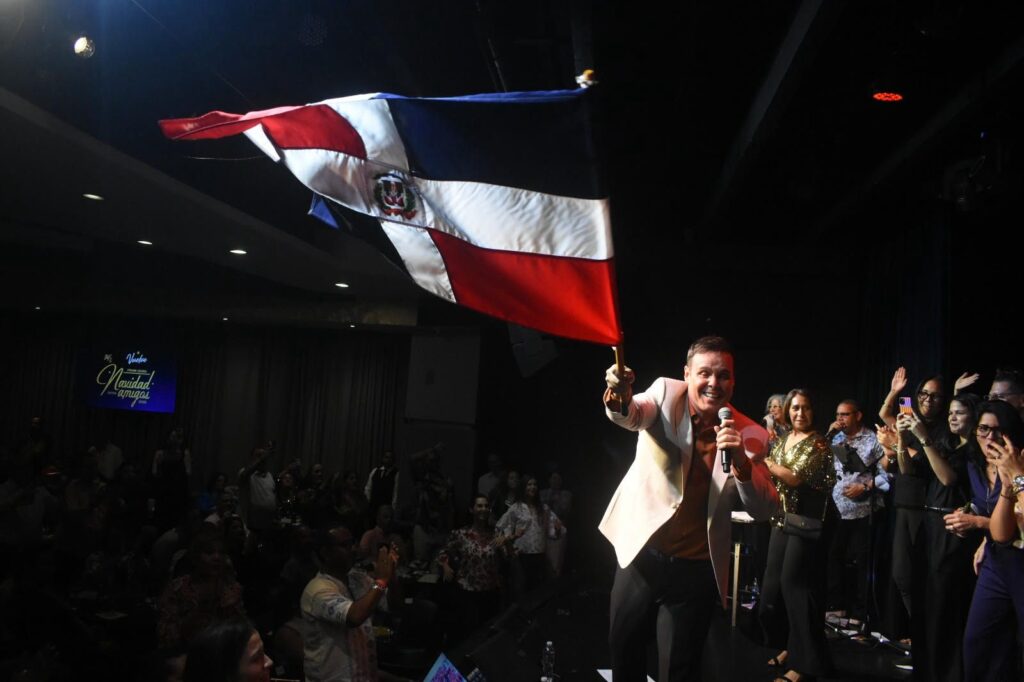 Frank Ceara ofrece un inolvidable cierre de “Navidad entre Amigos 2025” - Noticias de hoy en República Dominicana | De Último Minuto