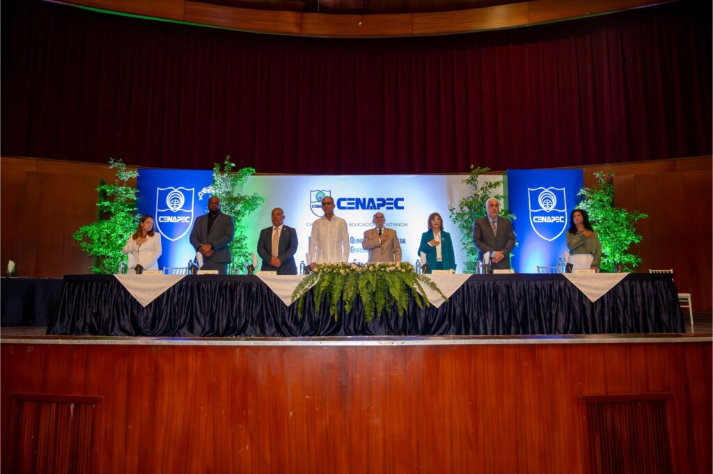 CENAPEC gradúa a 1,036 bachilleres en Santo Domingo y centros del interior - Noticias de hoy en República Dominicana | De Último Minuto