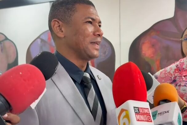 Oposición presiona y el oficialismo frena: la indexación salarial sigue estancada en el Congreso - Noticias de hoy en República Dominicana | De Último Minuto