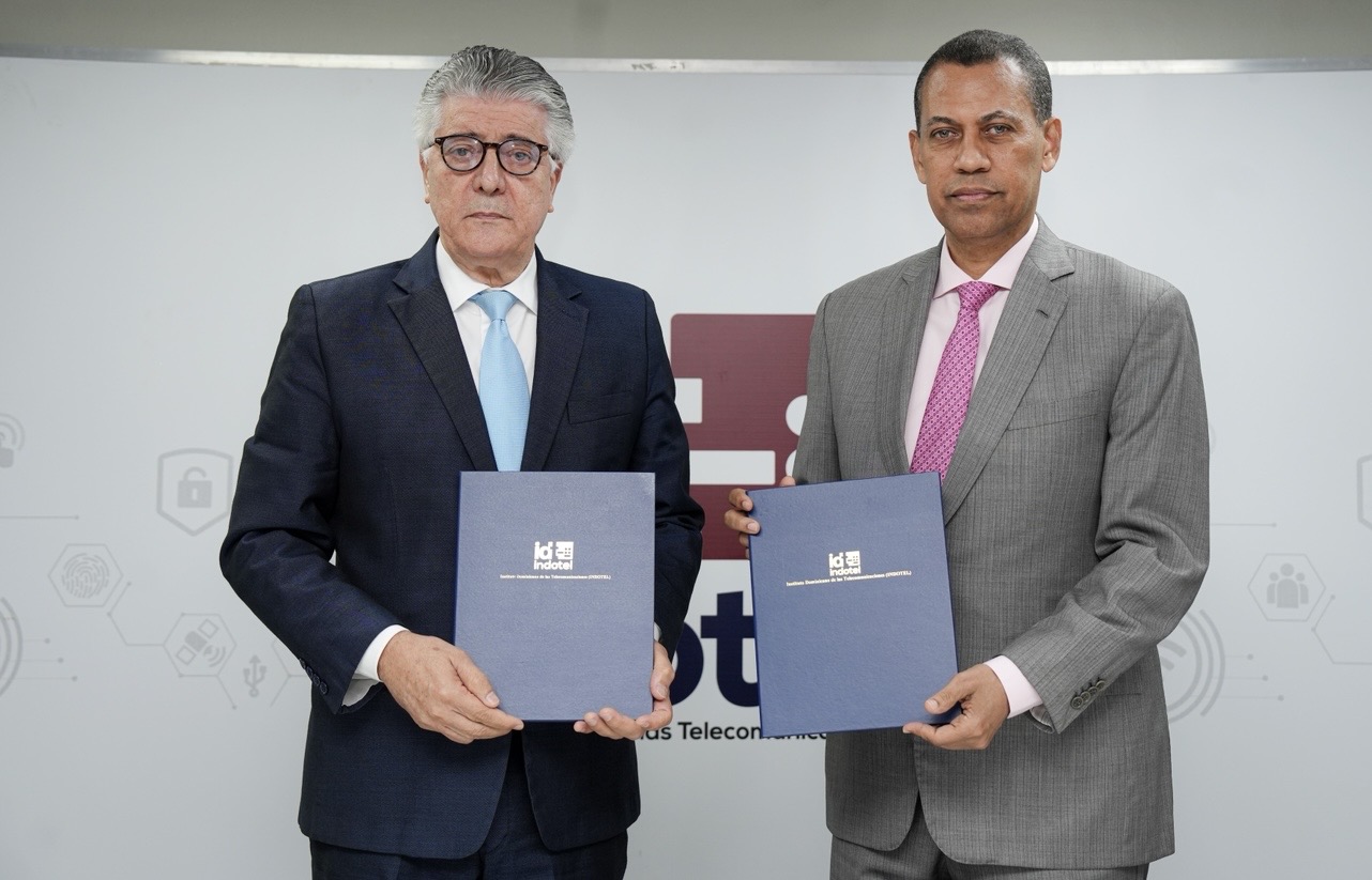 Indotel y Onaprep firman convenio de colaboración para instalar salas digitales en 6 centros penitenciarios