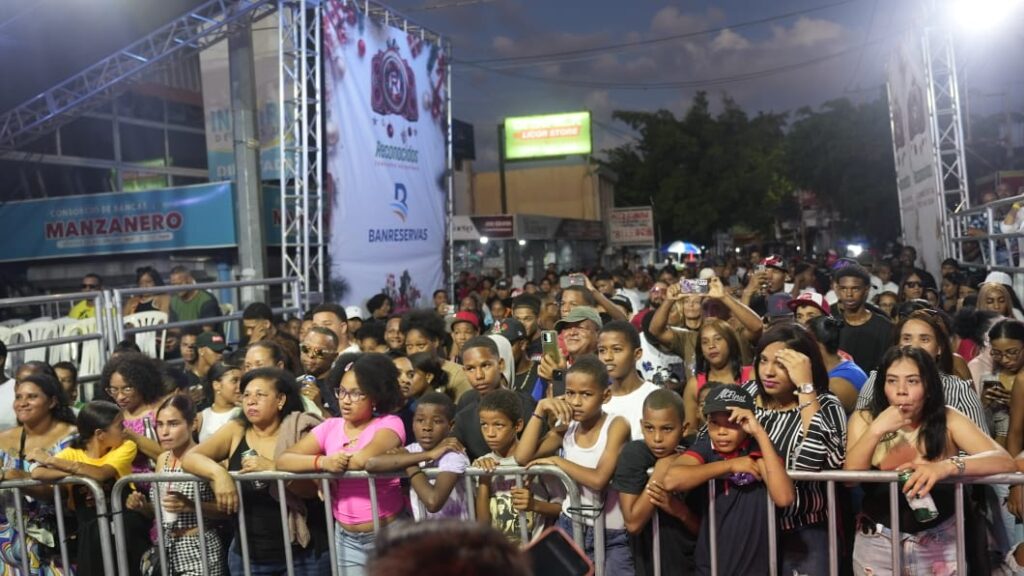 Reconocidos celebra su Cuarto Concierto de Navidad con un despliegue artístico sin precedentes - Noticias de hoy en República Dominicana | De Último Minuto