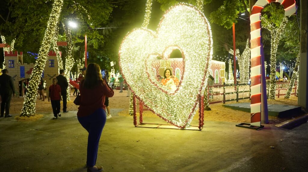Alcaldesa Carolina Mejía resalta el impacto positivo de la cuarta edición de Villa Navidad - Noticias de hoy en República Dominicana | De Último Minuto