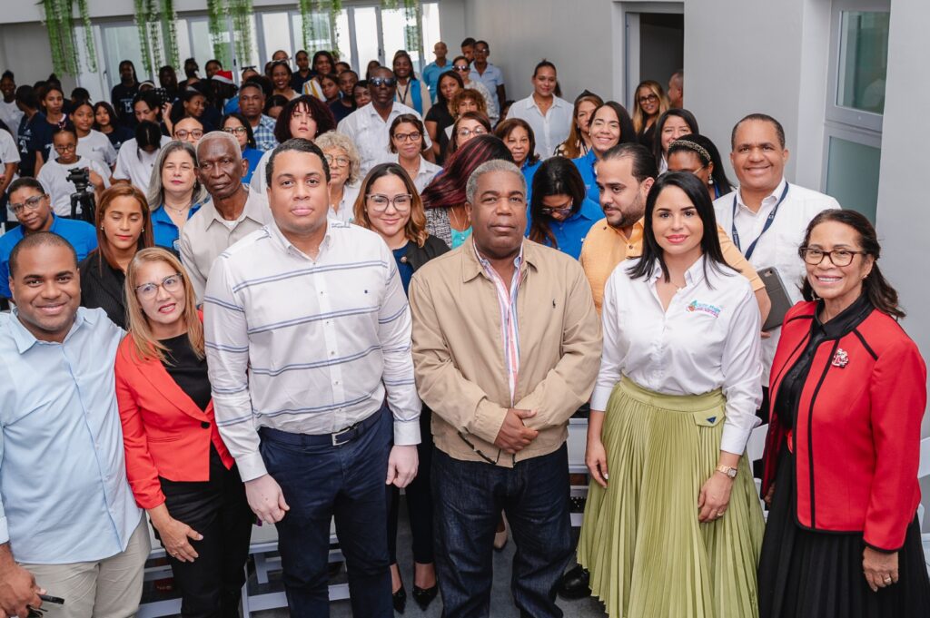 Gobierno inaugura Centro Oportunidad 14-24 exclusivo para mujeres en SDN, con apoyo de CEDI Mujer - Noticias de hoy en República Dominicana | De Último Minuto