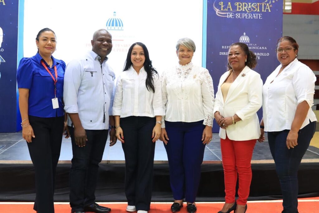 Gobierno entrega Bono Navideño a más de 1 millón 400 mil personas beneficiarias de Supérate - Noticias de hoy en República Dominicana | De Último Minuto