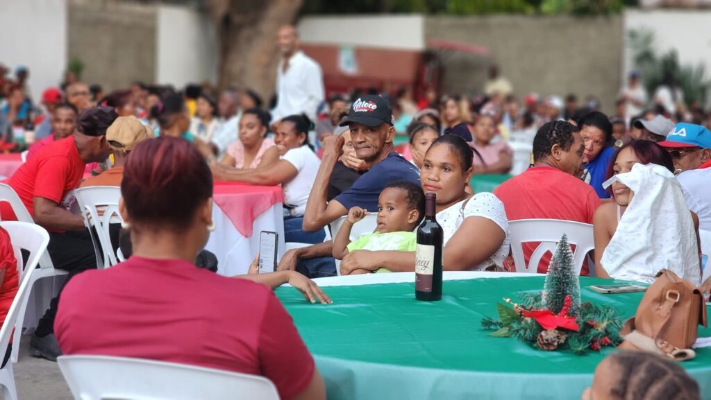 Alcaldía de Neyba celebra cena navideña para todos sus empleados - Noticias de hoy en República Dominicana | De Último Minuto