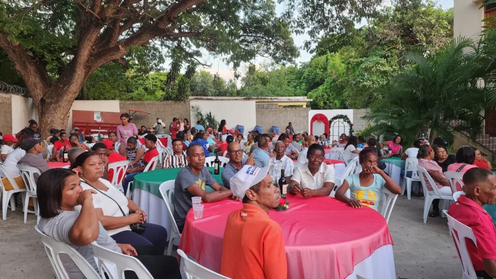 Alcaldía de Neyba celebra cena navideña para todos sus empleados - Noticias de hoy en República Dominicana | De Último Minuto