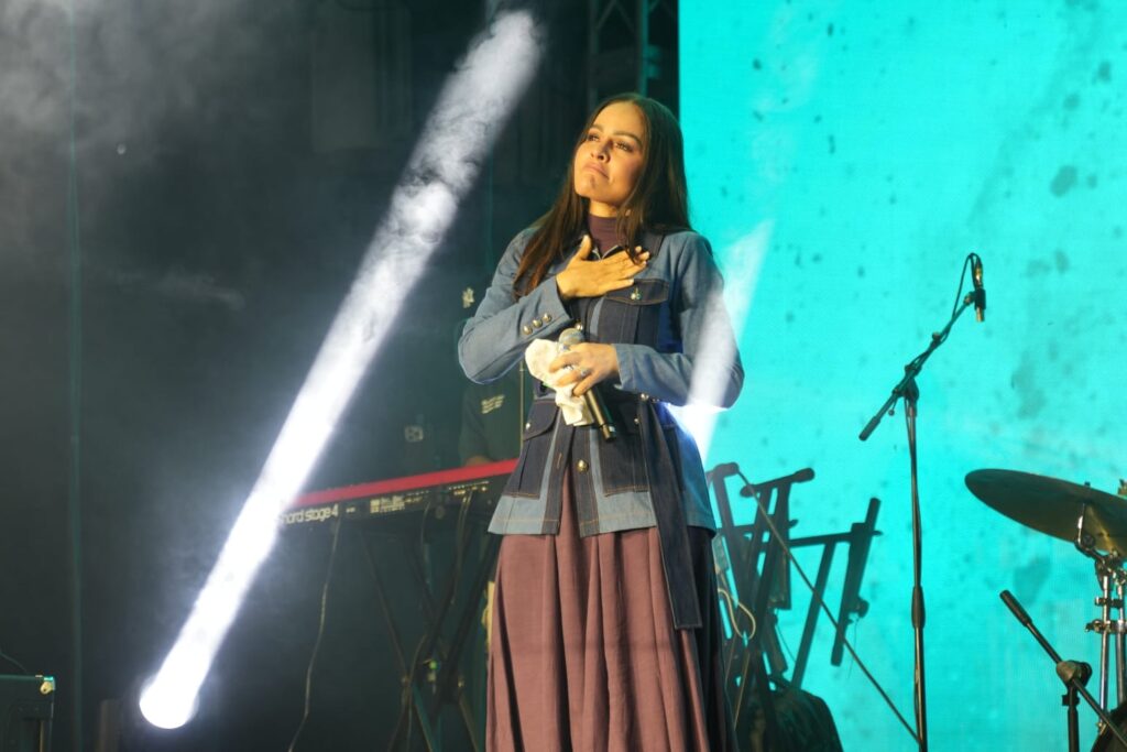“Dios sanó y liberó” al público en concierto gratuito “Adoramos juntos en Navidad”, afirma Yesenia Then - Noticias de hoy en República Dominicana | De Último Minuto